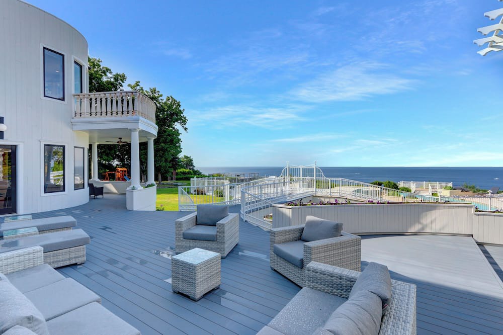 Photo of Patio Balcony in Belle Terre