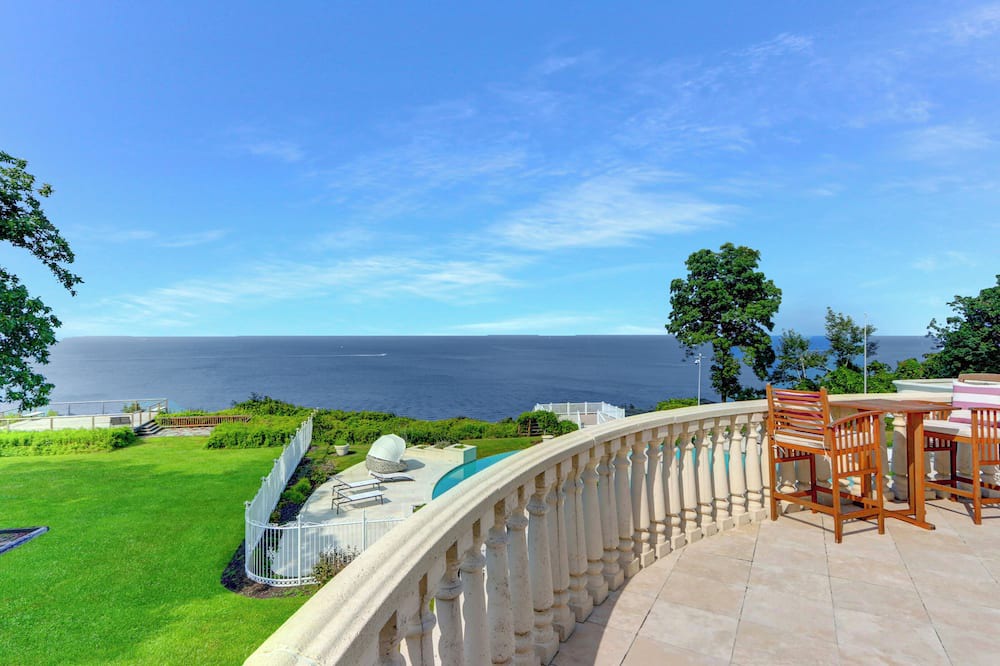 Photo of Outdoor in Belle Terre