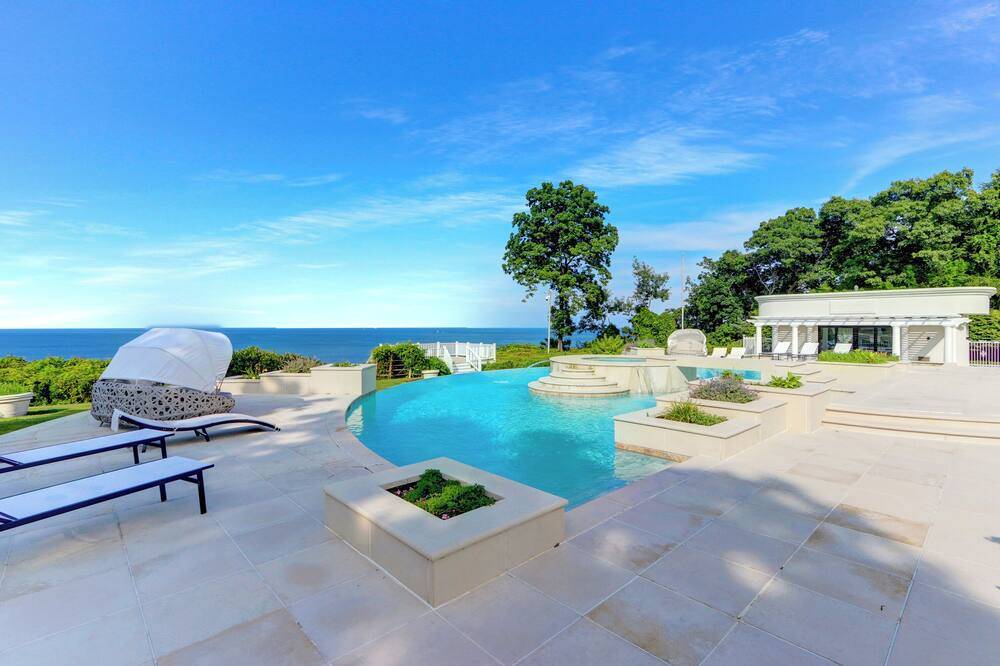 Photo of Outdoor in Belle Terre