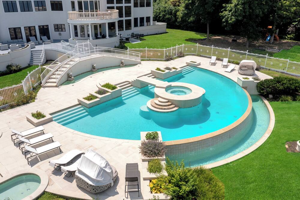 Photo of Outdoor in Belle Terre