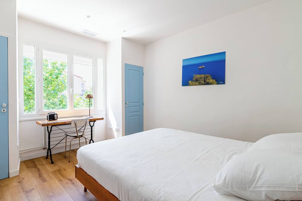 Photo of Bedroom in 7th Arrondissement