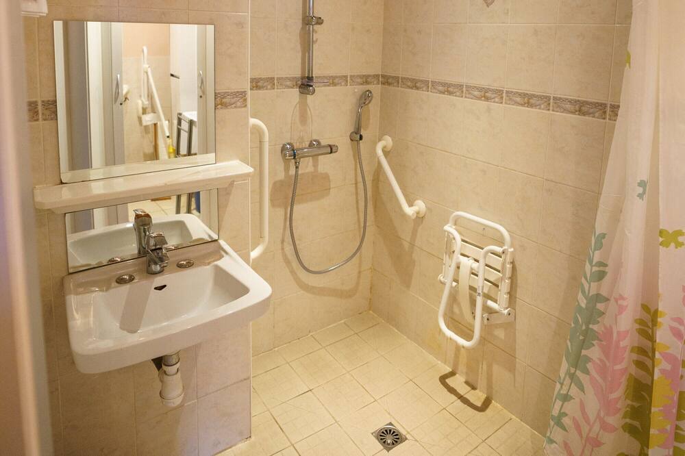 Photo of Bathroom in Hirel