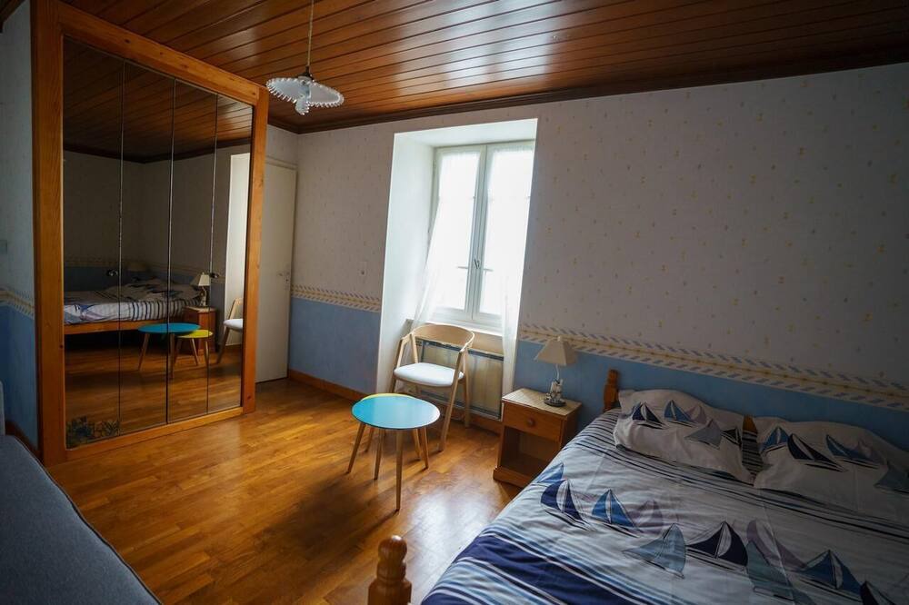 Photo of Bedroom in Hirel
