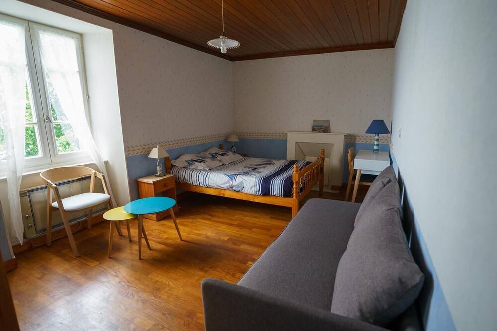 Photo of Bedroom in Hirel