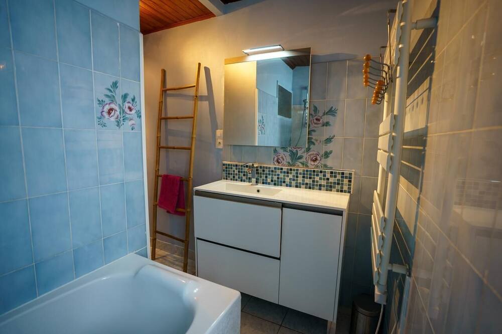 Photo of Bathroom in Hirel