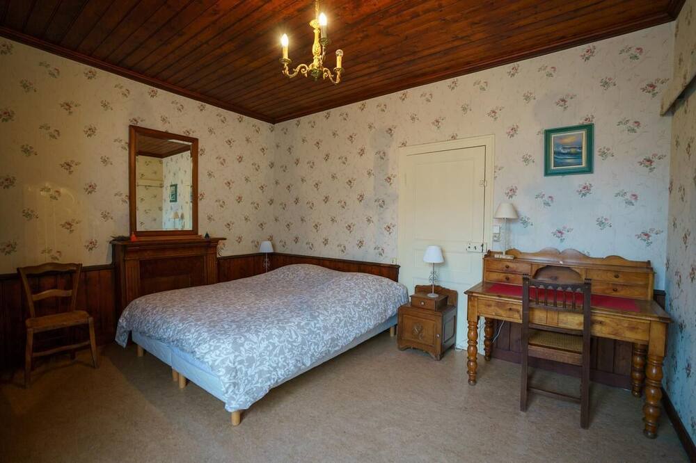Photo of Bedroom in Hirel