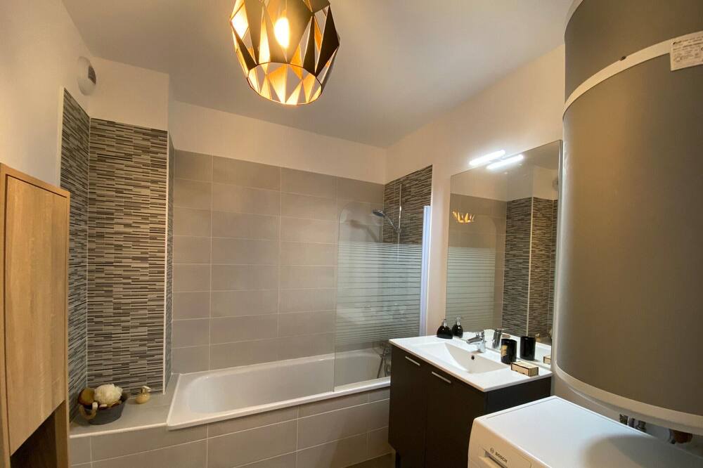 Photo of Bathroom in Aigues-Mortes