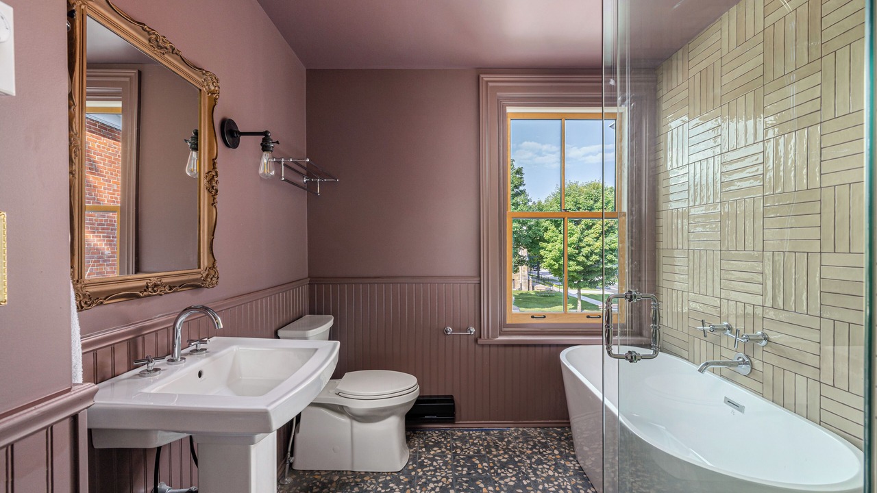 Photo of Bedroom in Gananoque