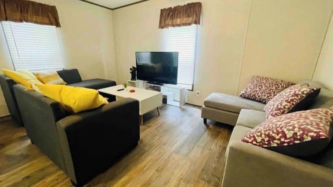 Photo of Livingroom in Cardinal Hills