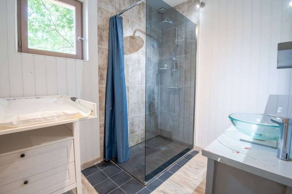 Photo of Bathroom in Epeigne-les-Bois