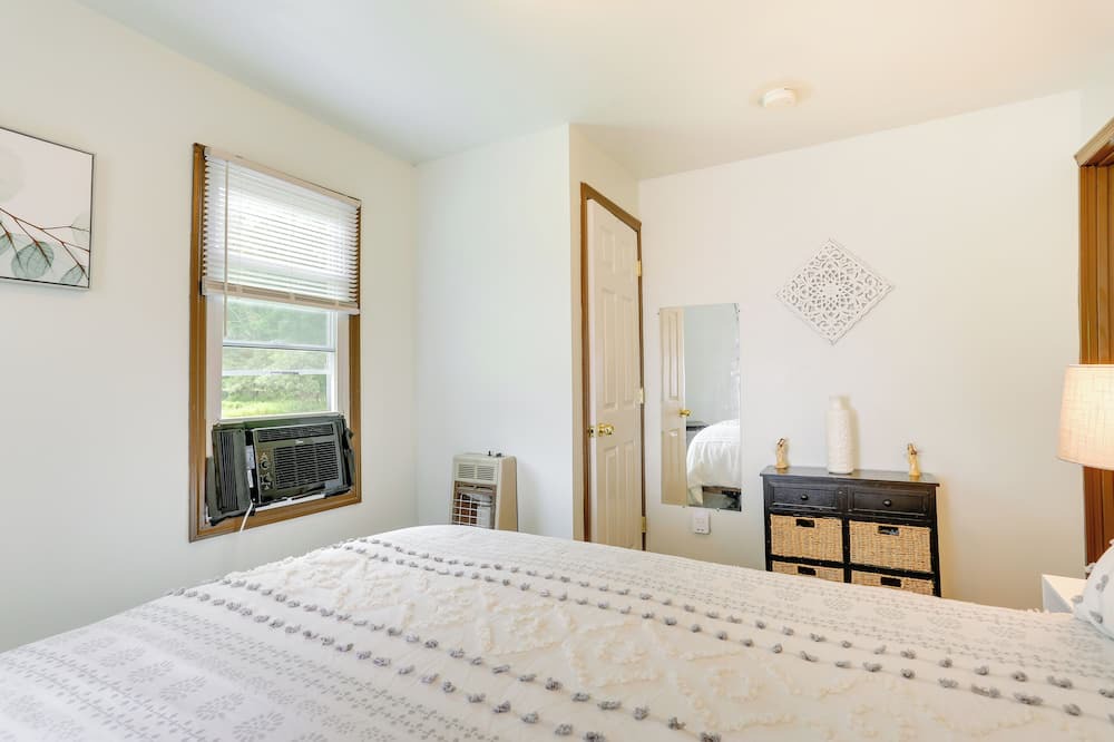 Photo of Bedroom in Cuddebackville