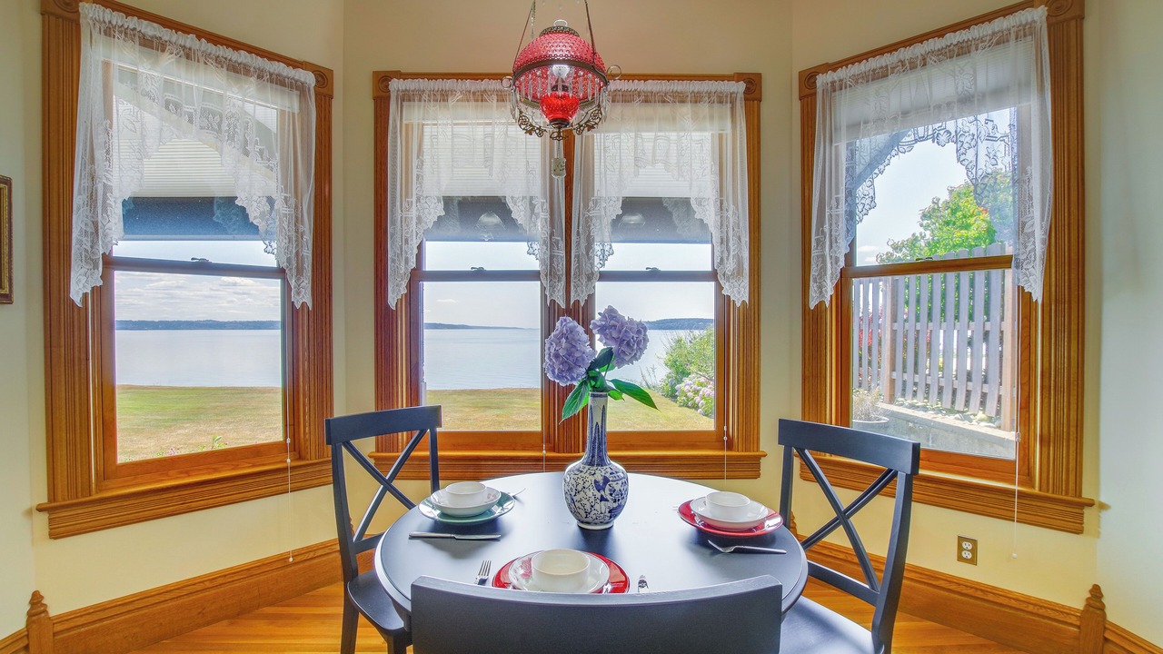 Photo of Livingroom in Tulalip