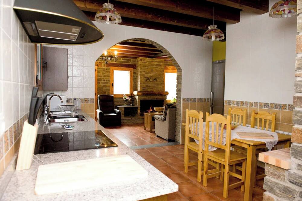 Photo of Kitchen in La Guingueta d'Aneu