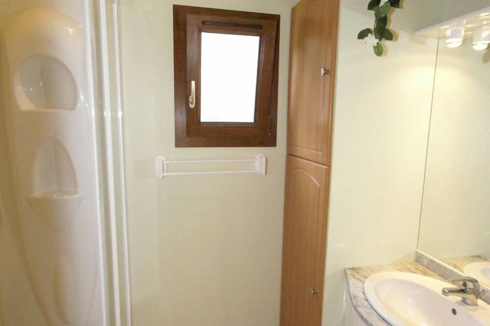 Photo of Bathroom in Fougax-et-Barrineuf