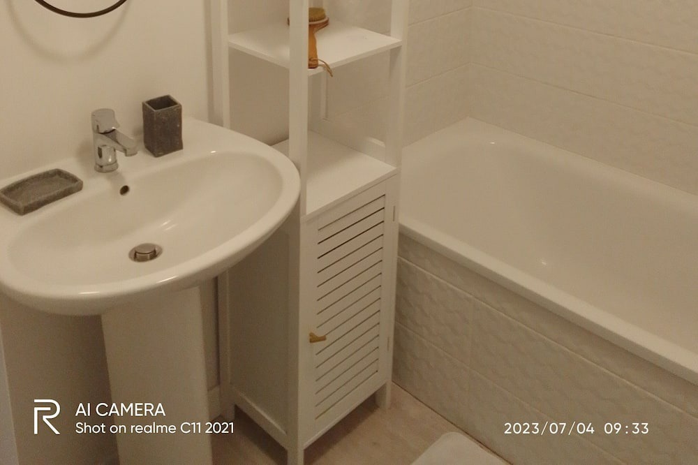 Photo of Bathroom in Aigrefeuille-sur-Maine