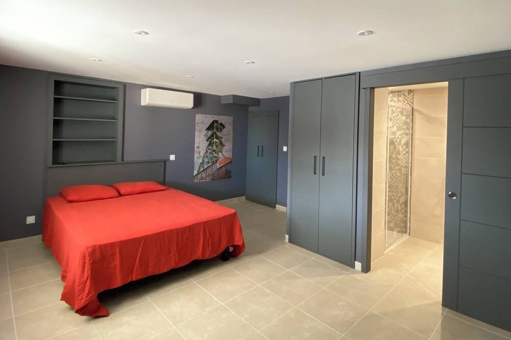 Photo of Others in Rousson