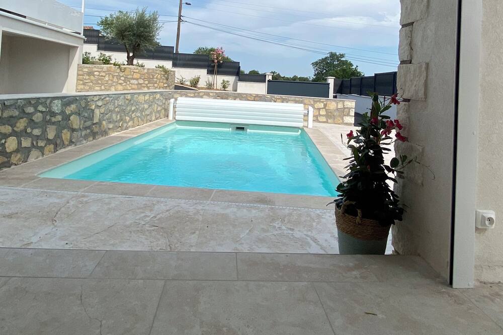 Photo of Outdoor in Rousson