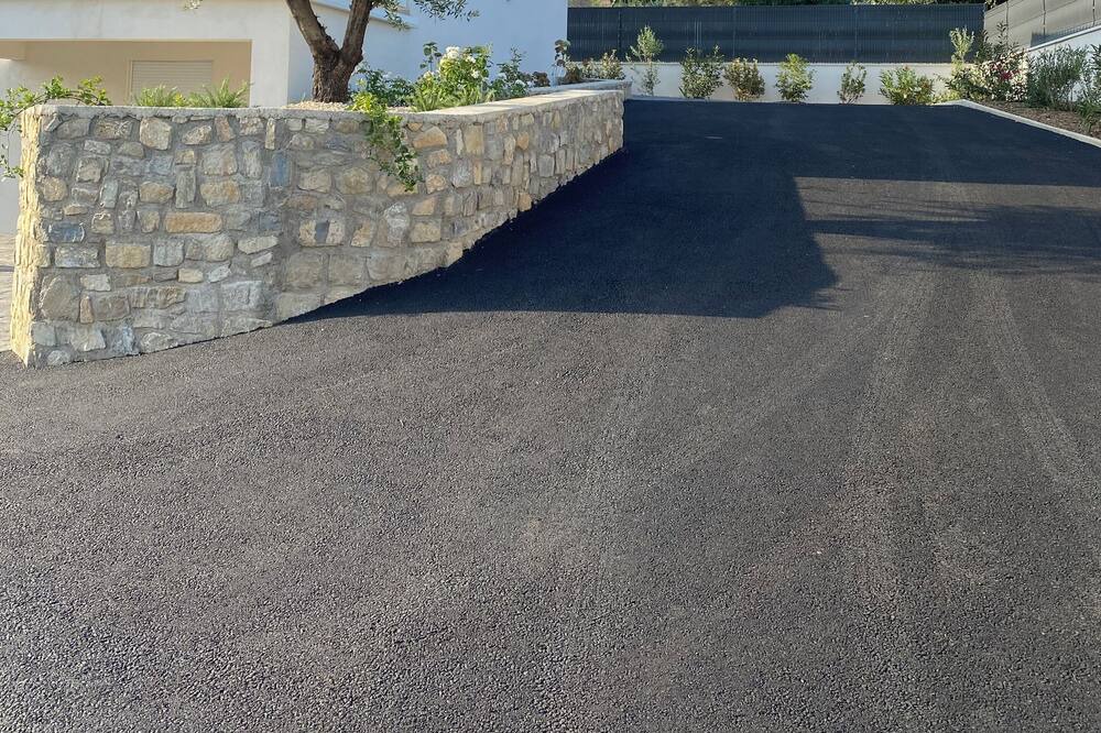 Photo of Outdoor in Rousson