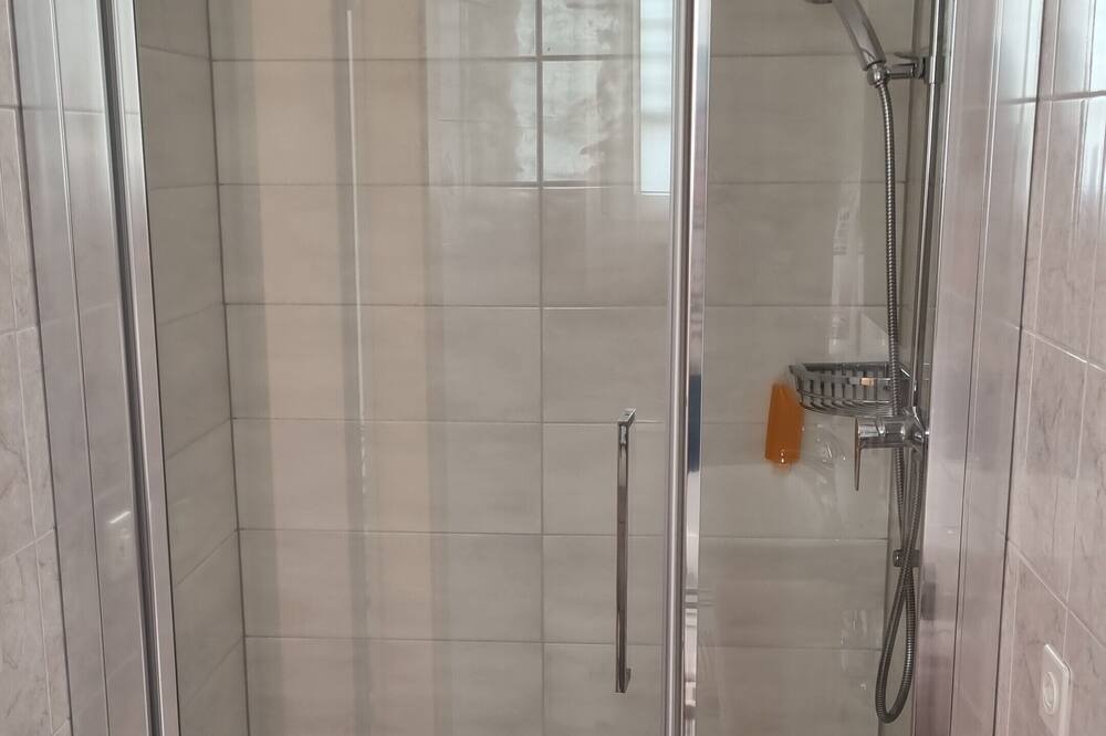 Photo of Bathroom in Contone