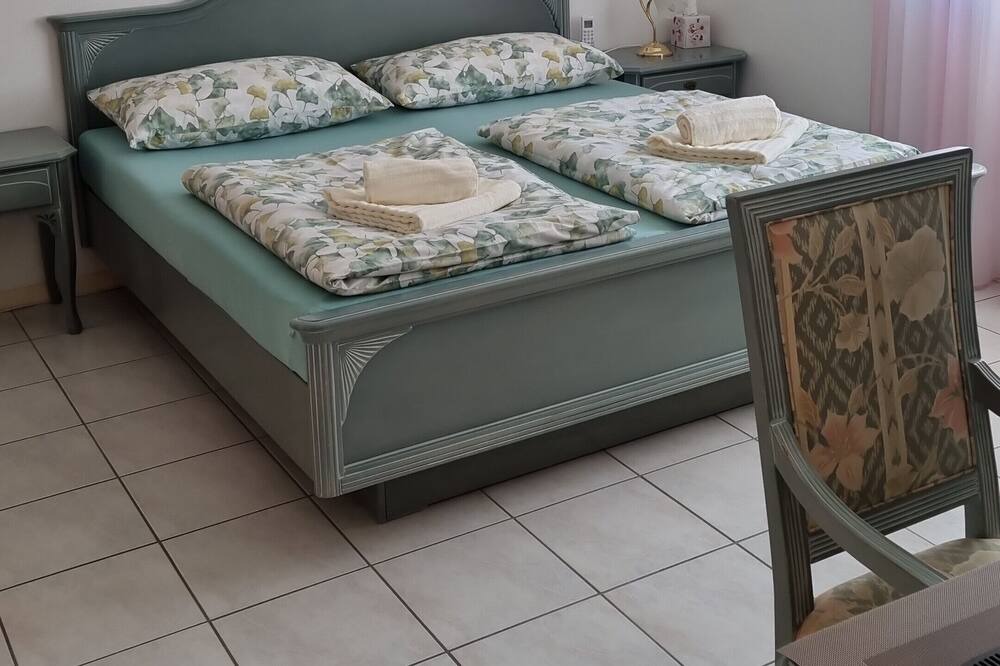 Photo of Bedroom in Contone