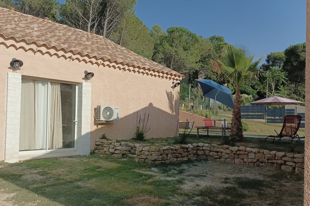 Photo of Outdoor in Suze-la-Rousse