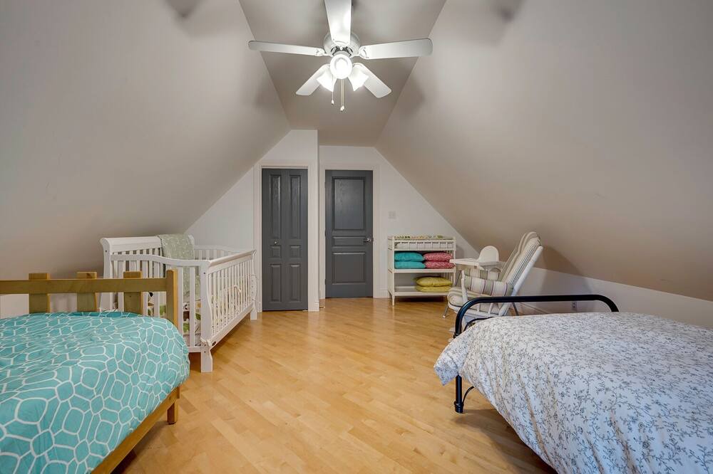 Photo of Bedroom in Lac-des-Seize-Iles