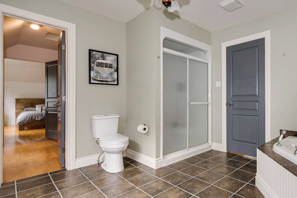 Photo of Bathroom in Lac-des-Seize-Iles