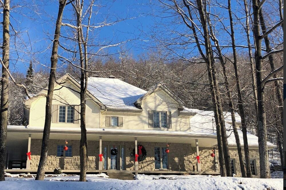 Photo of Outdoor in Lac-des-Seize-Iles