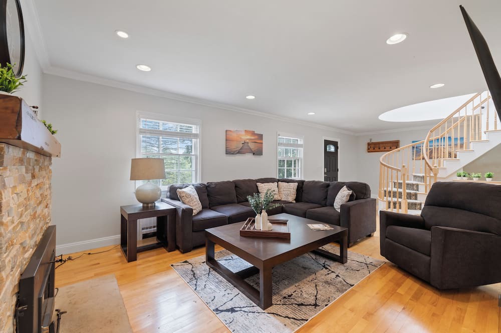 Photo of Livingroom in Monroe