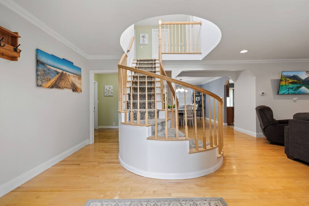 Photo of Others in Monroe