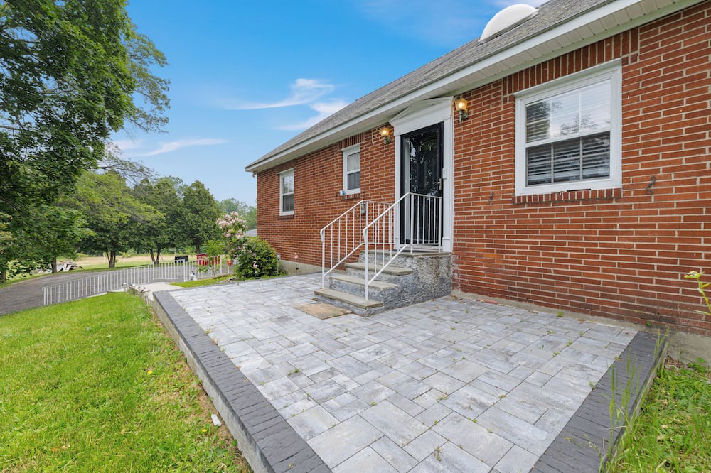 Photo of Patio Balcony in Monroe