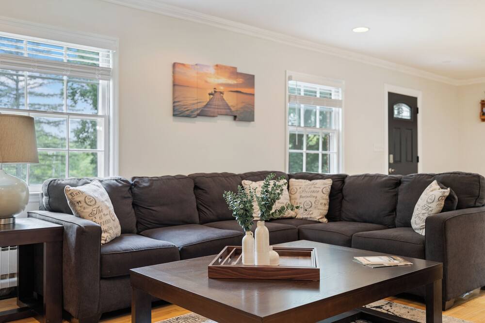 Photo of Livingroom in Monroe