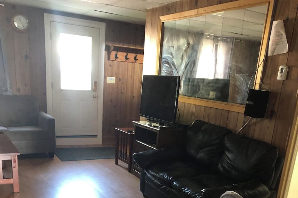Photo of Livingroom in Coboconk