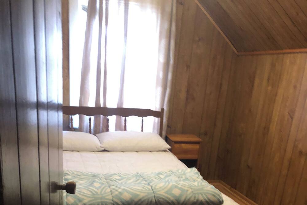 Photo of Bedroom in Coboconk