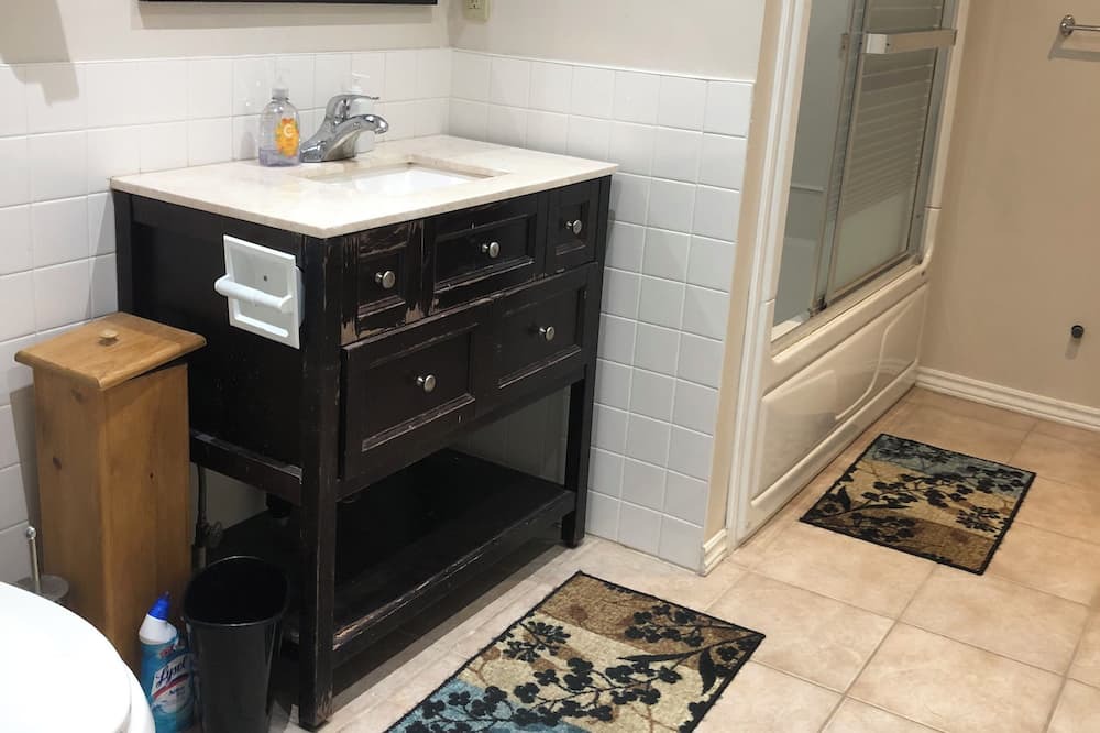 Photo of Bathroom in Coboconk