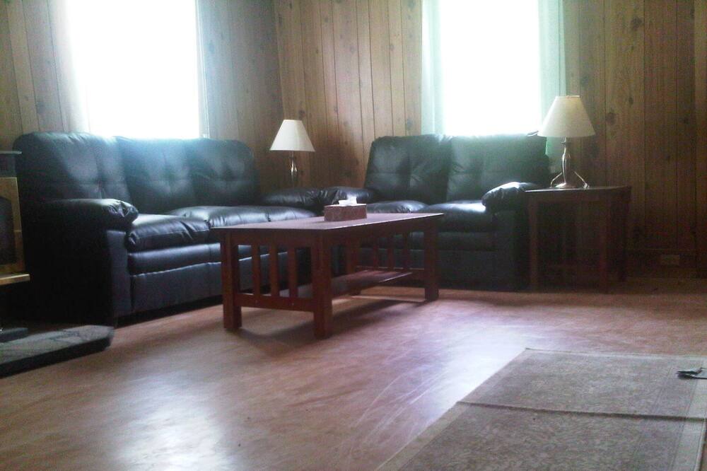 Photo of Livingroom in Coboconk