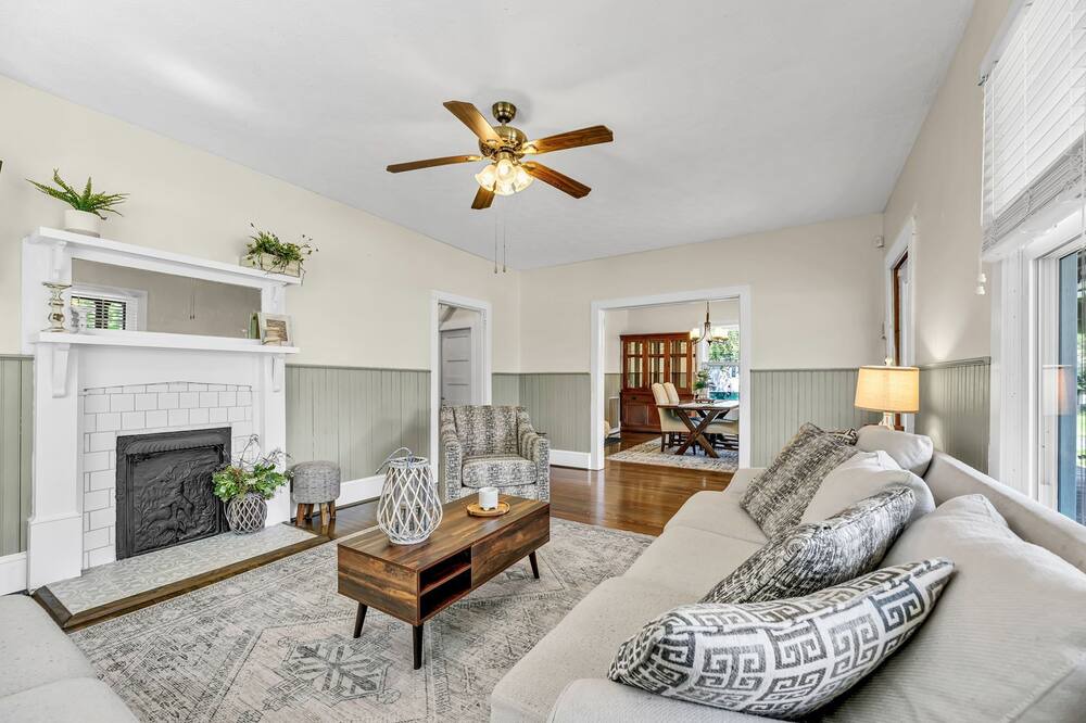 Photo of Livingroom in Eden