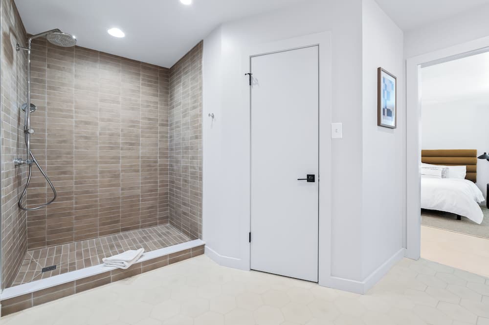 Photo of Bathroom in Manor