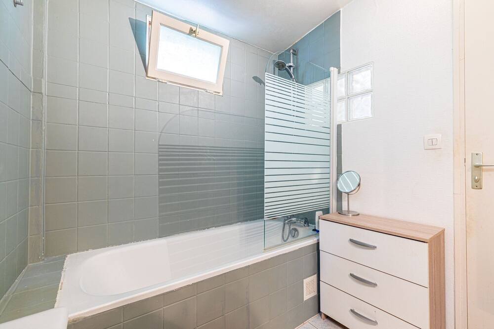 Photo of Bathroom in Charenton-le-Pont