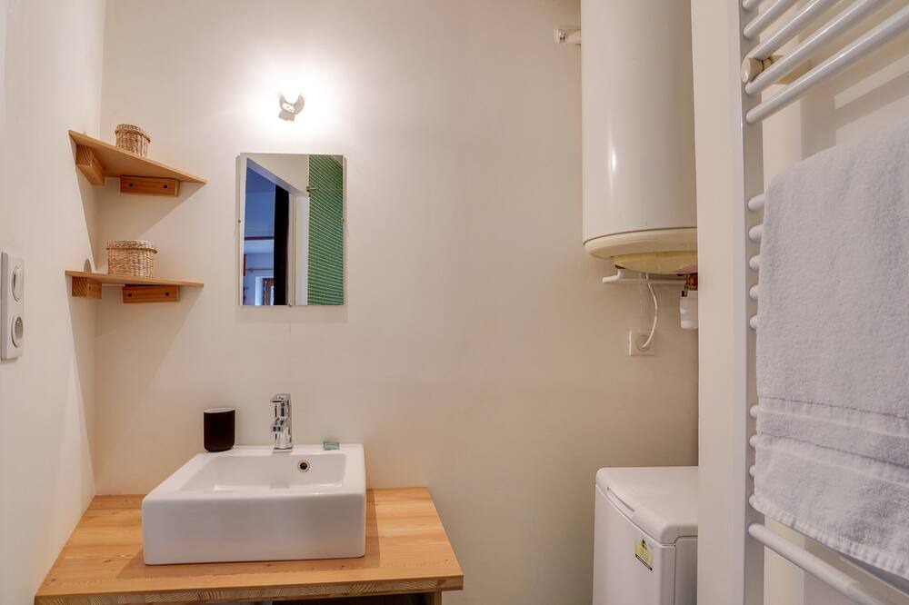 Photo of Bathroom in Voltaire - Saint Amour