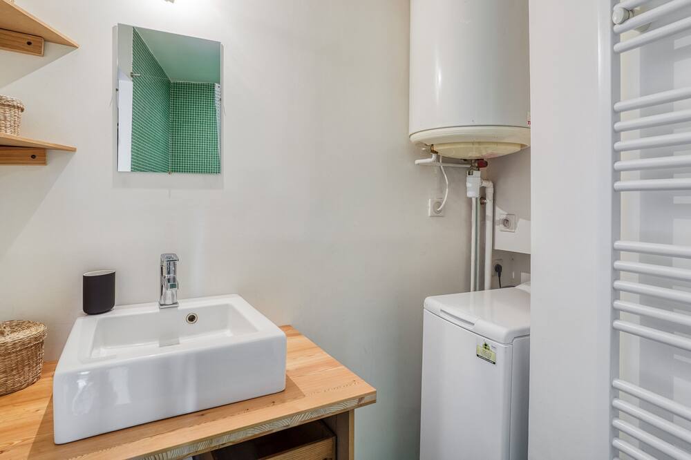 Photo of Bathroom in Voltaire - Saint Amour
