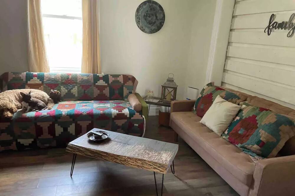 Photo of Livingroom in Lakefield