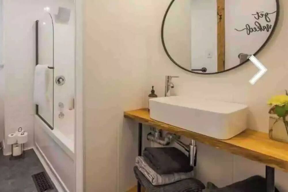 Photo of Bathroom in Lakefield