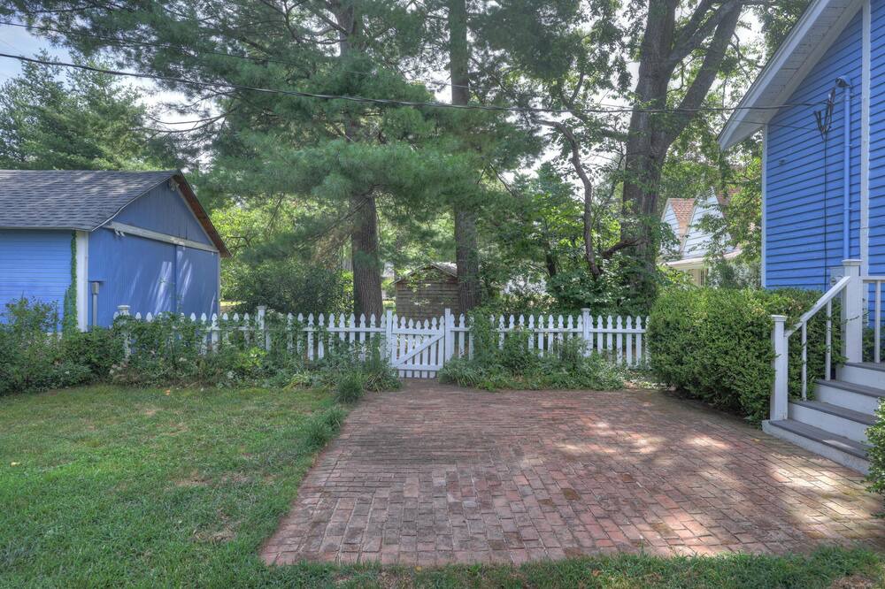 Photo of Outdoor in Carthage