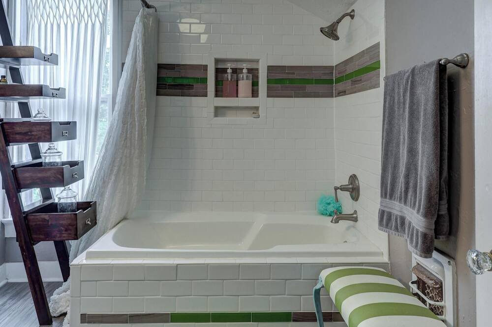 Photo of Bathroom in Carthage