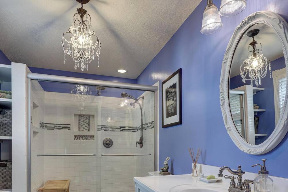 Photo of Bathroom in Carthage