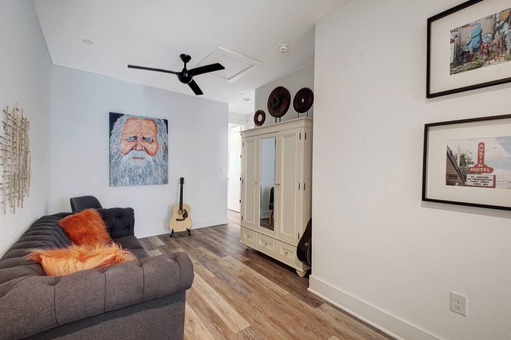 Photo of Livingroom in Highland