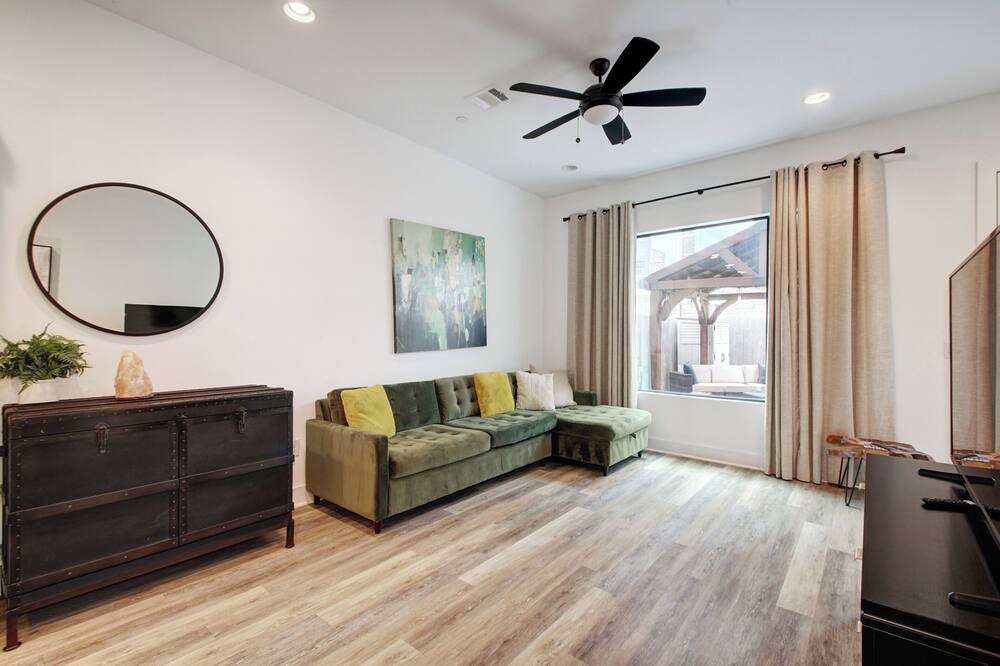 Photo of Livingroom in Highland