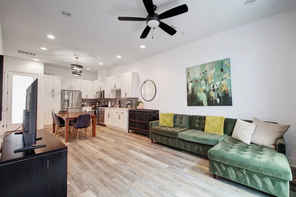 Photo of Livingroom in Highland