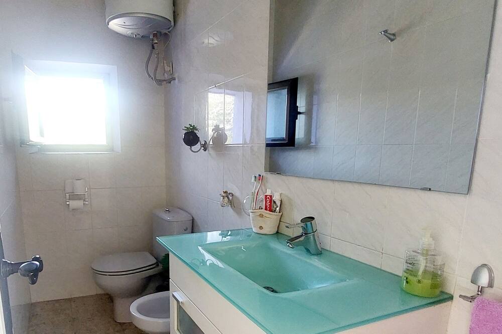 Photo of Bathroom in Rodellar